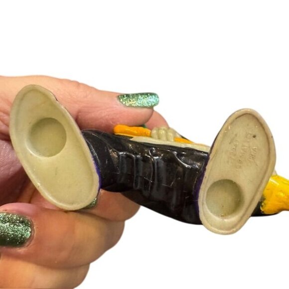 Vintage Witch Figurine Glow In The Dark Toy With Broomstick & Green Hair Hallowe - Picture 6 of 6